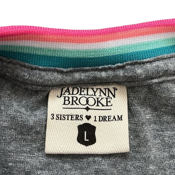 Jadelynn Brooke Cotton Blend Gray Rainbow V-Neck BABY Spell‎ Out T-Shirt Size L - Picture 4 of 9